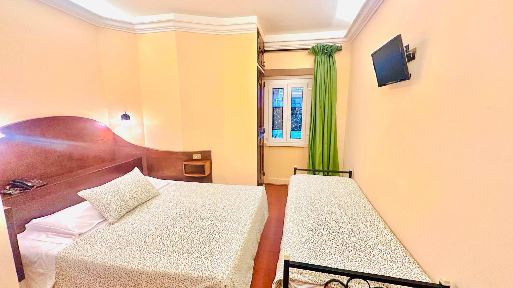 Hotel 4 Coronati Roma Dış mekan fotoğraf